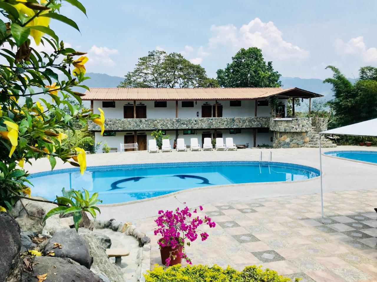 Hosteria Tierra Dorada Yantzaza Extérieur photo
