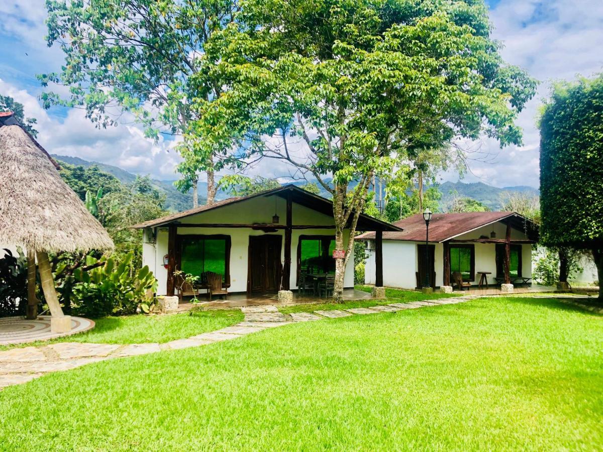 Hosteria Tierra Dorada Yantzaza Extérieur photo